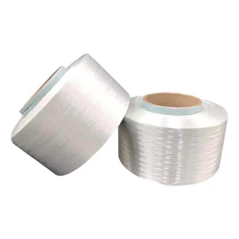 Er det betydelige forskjeller i kompatibiliteten til smeltegarn med forskjellige smeltepunkter når det pares med forskjellige stoffer, som ull og bomull?